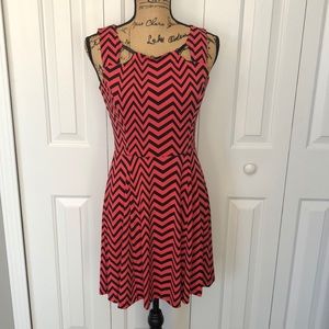 NWOT Enfocus Pink and Black Geometric Print Sleeveless Dress